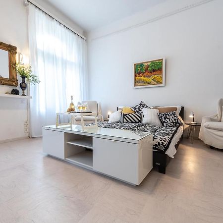Vintage Elegance Mostcentralapt !Vaci Street! Budapeşte Dış mekan fotoğraf