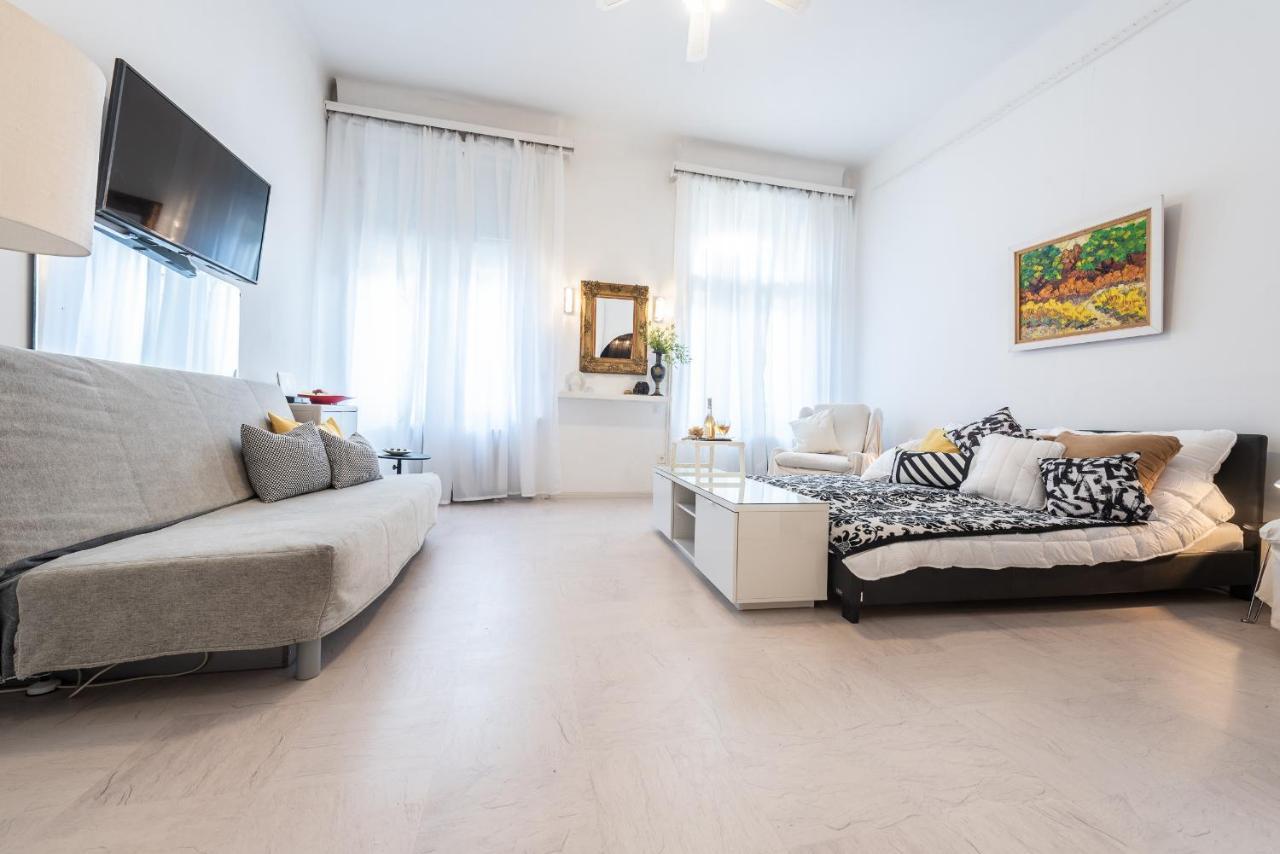 Vintage Elegance Mostcentralapt !Vaci Street! Budapeşte Dış mekan fotoğraf